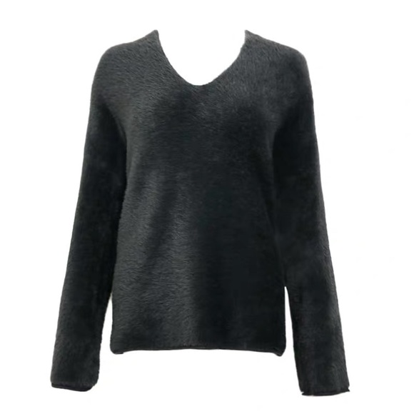 V-Neck Classic Fur Sweater - Picture 9 of 11